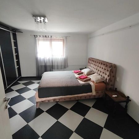 Downtown Apartment Ni 外观 照片