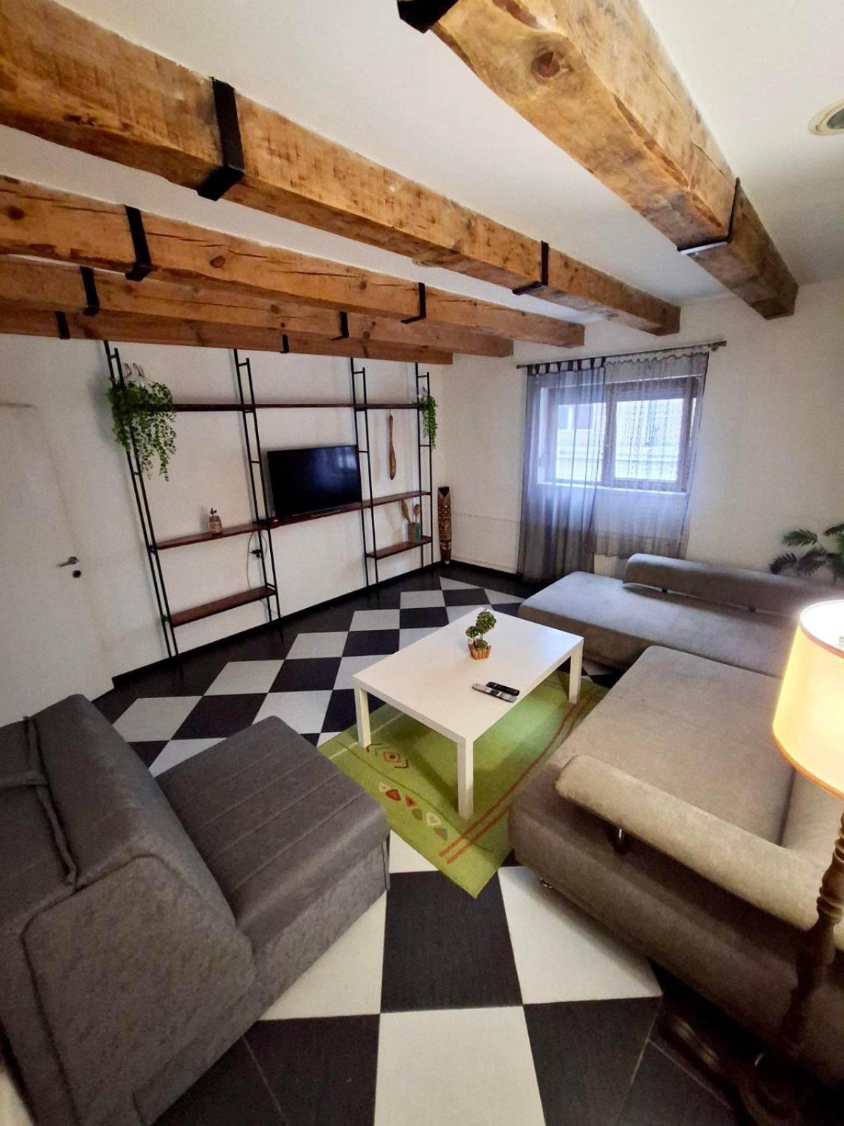 Downtown Apartment Ni 外观 照片